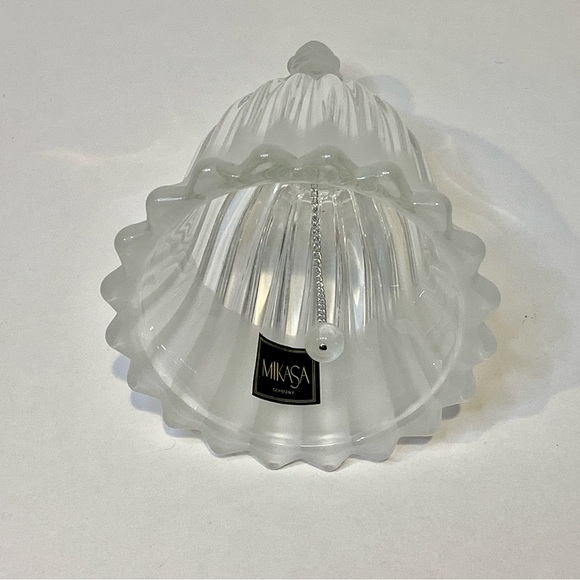Mikasa Frosted Wreath Handle Bell Christmas Ribbed Body Crystal Glass Holiday - Picture 8 of 9
